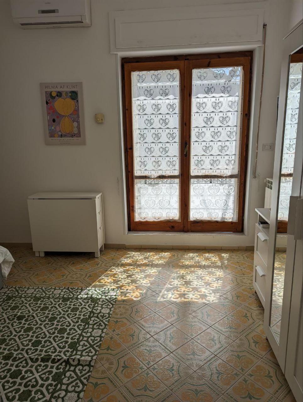 Piccolo Appartamento Con Grande Terrazzo Panoramico Maiori Bagian luar foto