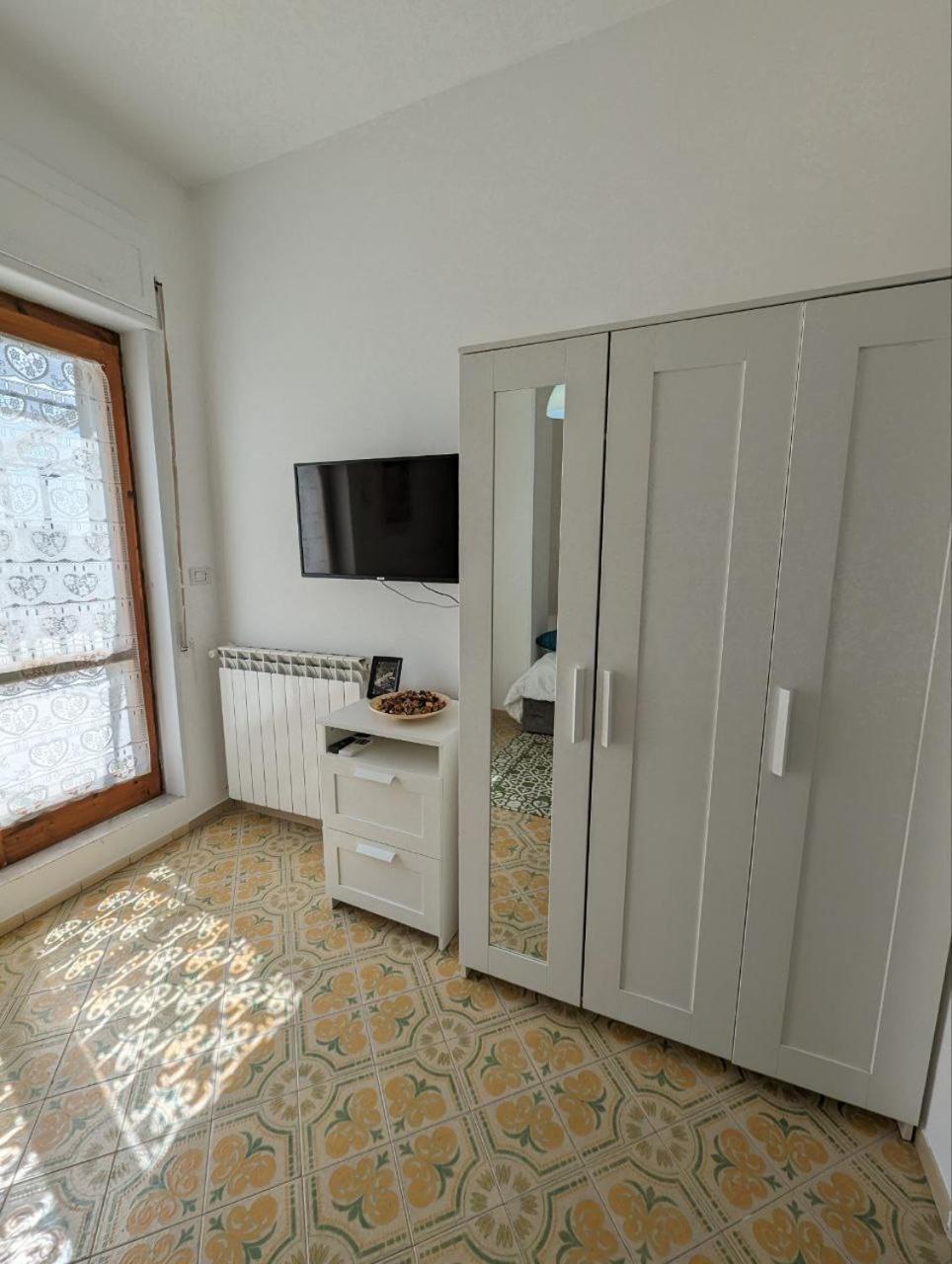 Piccolo Appartamento Con Grande Terrazzo Panoramico Maiori Bagian luar foto